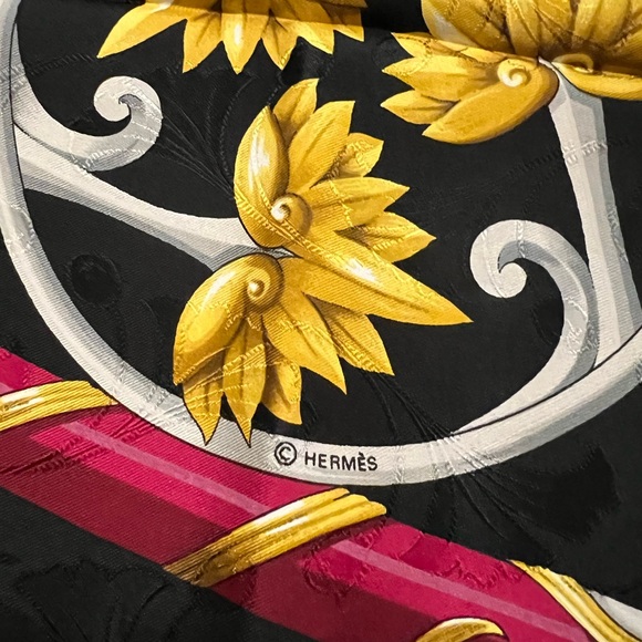 Hermes’ vintage silk scarf - Picture 6 of 6